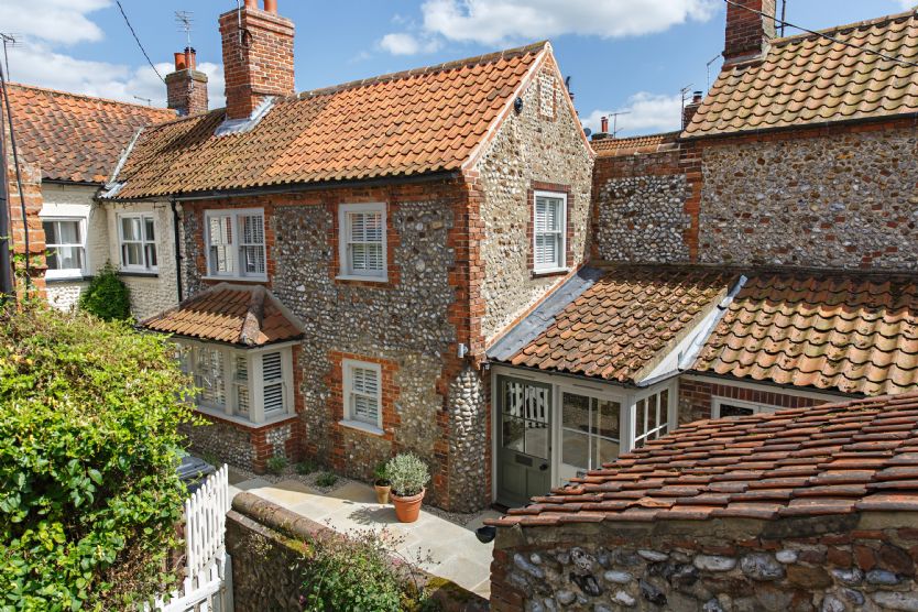 Sea Holly House a holiday cottage rental for 6 in Blakeney, 