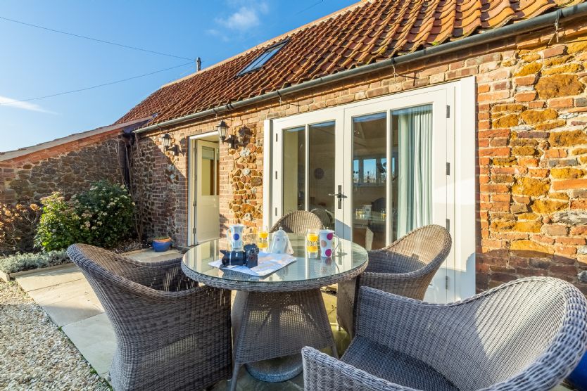 The Little Barn a holiday cottage rental for 6 in Ringstead, 