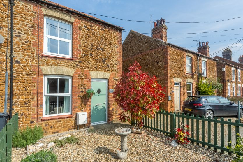 Southvale a holiday cottage rental for 4 in Snettisham, 