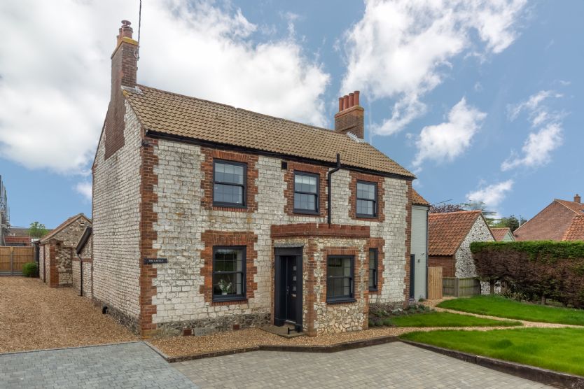 The Castle a holiday cottage rental for 6 in Thornham, 