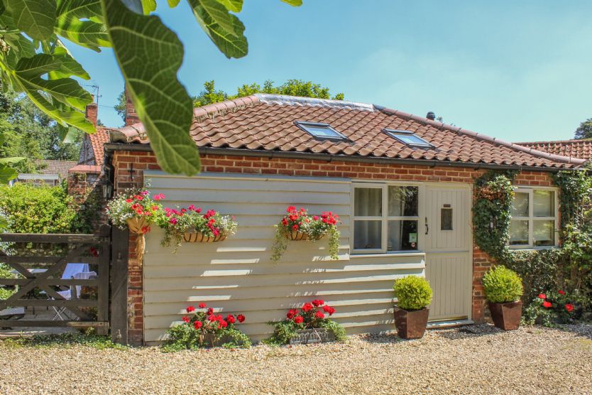 Holland House Barn a holiday cottage rental for 2 in Docking, 
