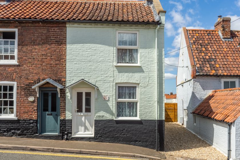 Seaside Cottage a holiday cottage rental for 3 in Wells-next-the-Sea, 