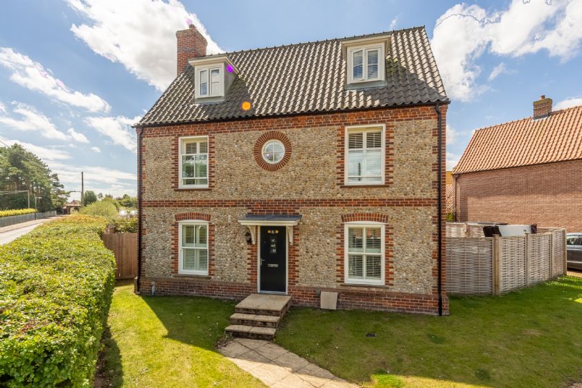 6 Market Lane a holiday cottage rental for 8 in Wells-next-the-Sea, 