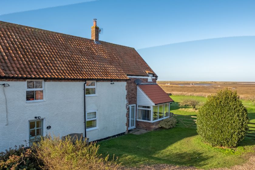 Sandpipers a holiday cottage rental for 8 in Brancaster Staithe, 