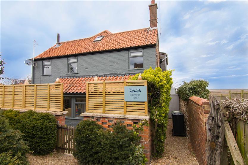 Hillview Lodge a holiday cottage rental for 4 in Brancaster Staithe, 