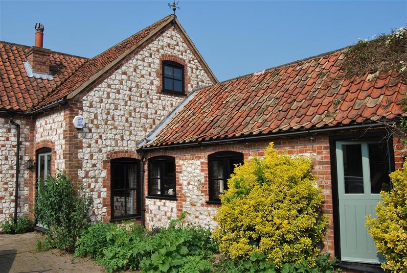Oyster Barn a holiday cottage rental for 10 in Titchwell, 