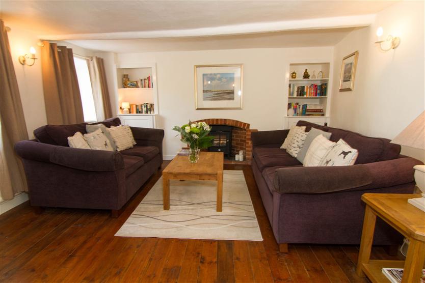 Three Tuns Cottage a holiday cottage rental for 4 in Great Walsingham, 