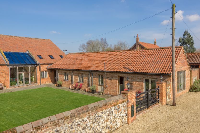 The Cart Lodge a holiday cottage rental for 4 in Great Massingham, 