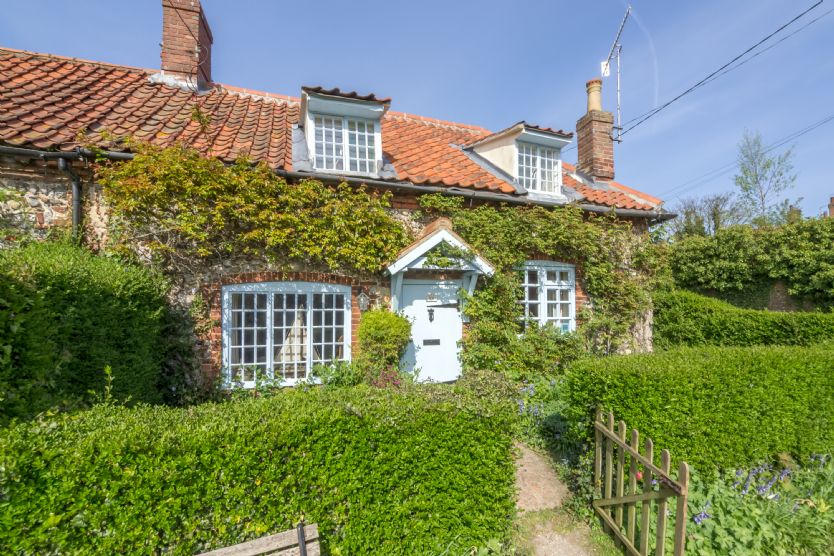 Brooke Cottage a holiday cottage rental for 4 in Great Walsingham, 