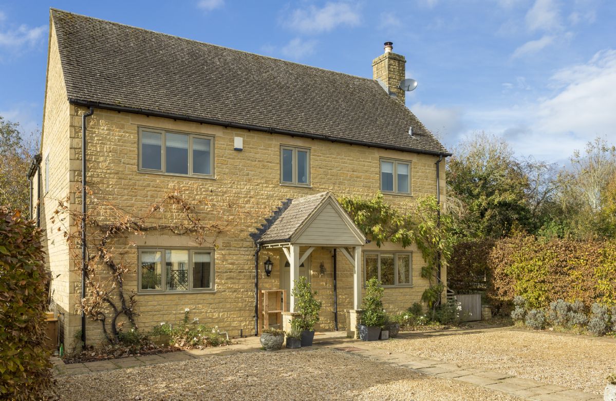 The Paddock a holiday cottage rental for 6 in Bourton-on-the-Water, 