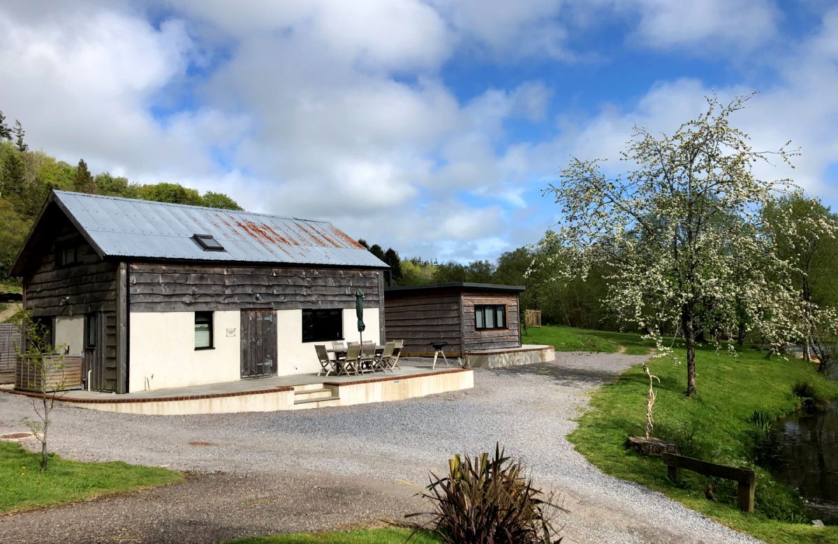 Wellhayes Barn a holiday cottage rental for 4 in Harcombe Bottom, 