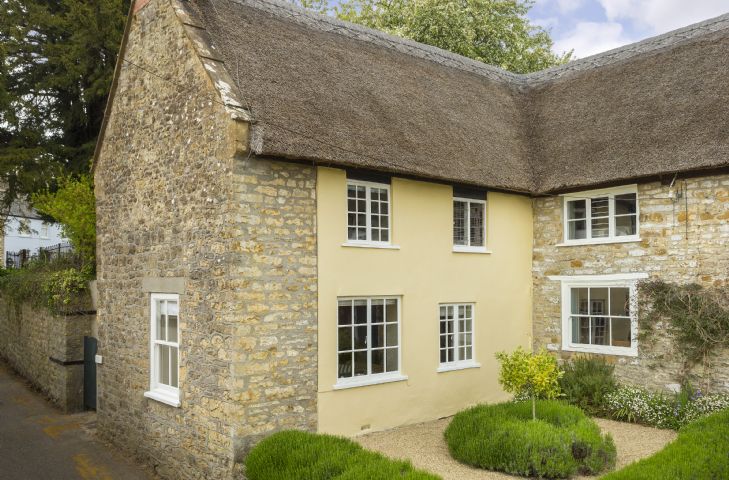 Pear Tree Cottage a holiday cottage rental for 4 in Netherbury, 