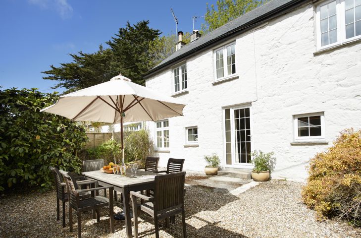 Mews Cottage a holiday cottage rental for 6 in Helston, 