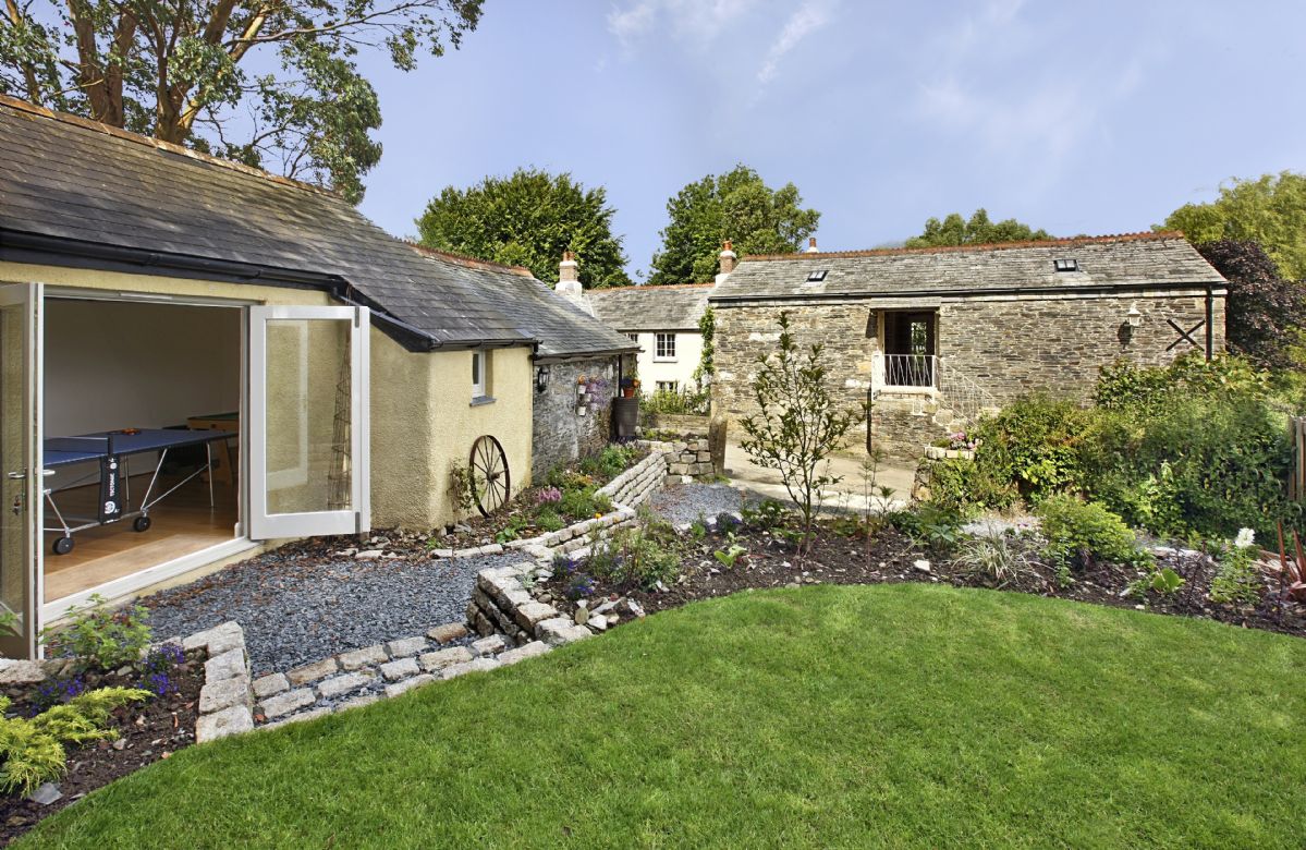 Higher Pempwell Barn a holiday cottage rental for 4 in Pempwell, 