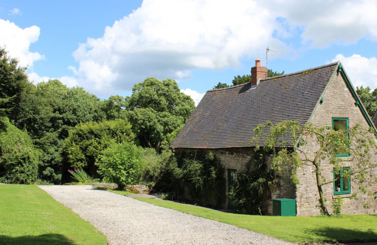 Details about a cottage Holiday at Dovedale Lodge