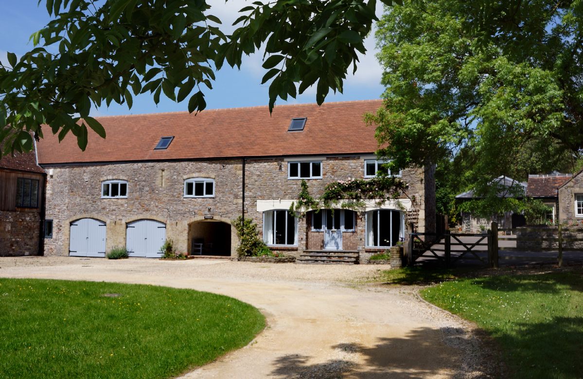 St Edmunds Court a holiday cottage rental for 6 in Radstock, 