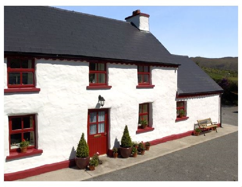 Fehanaugh Cottage a holiday cottage rental for 4 in Lauragh, 