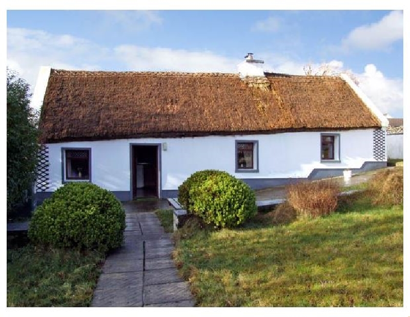 The Thatched Cottage a holiday cottage rental for 5 in Drummin, 