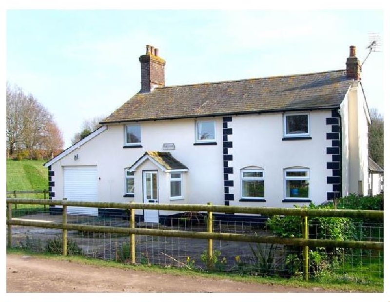Bridge Farmhouse a holiday cottage rental for 6 in Verwood, 
