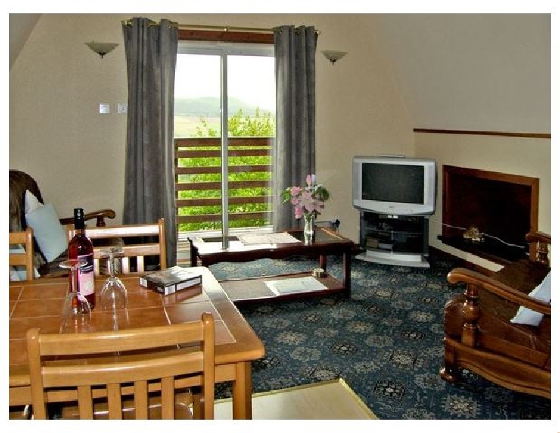Larchfield Chalet 1 a holiday cottage rental for 6 in Strathpeffer, 