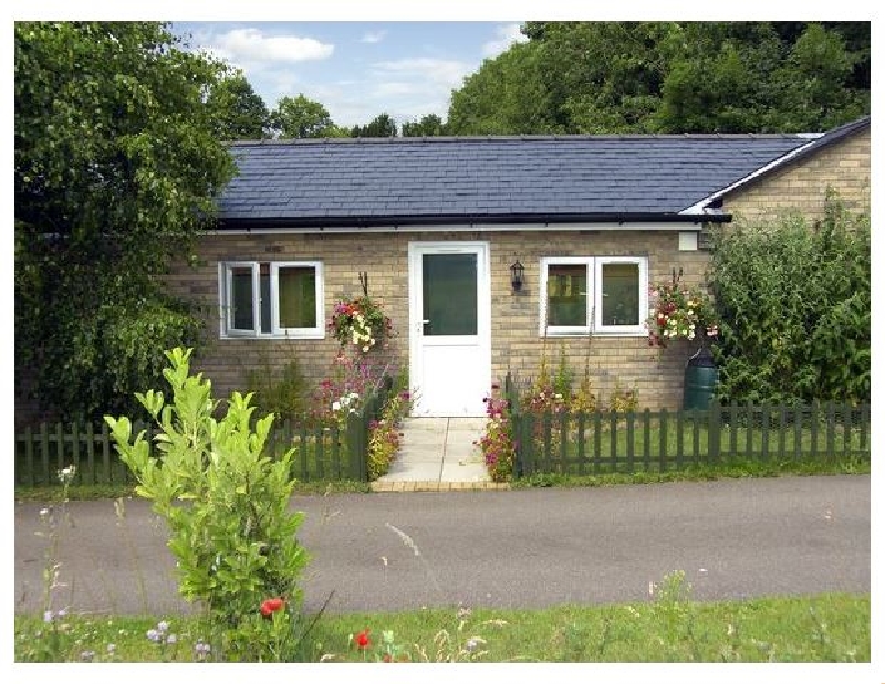 Little Lodge 2 a holiday cottage rental for 2 in Bylaugh, 
