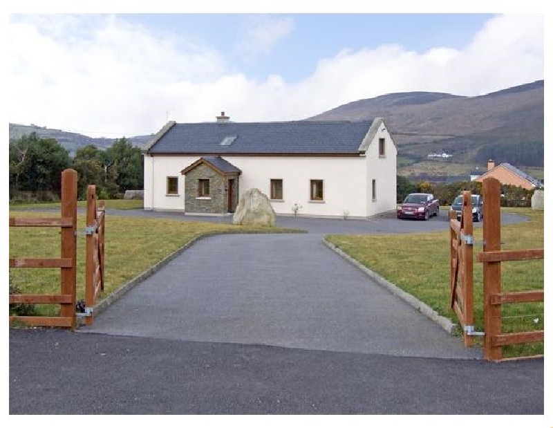 Meenteog a holiday cottage rental for 6 in Glenbeigh, 