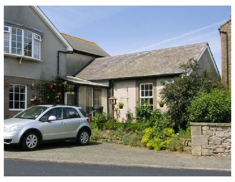 Ivy Cottage a holiday cottage rental for 4 in Chathill, 