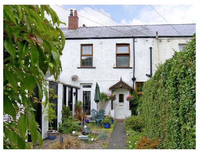 Railway Cottage a holiday cottage rental for 5 in Fairbourne, 
