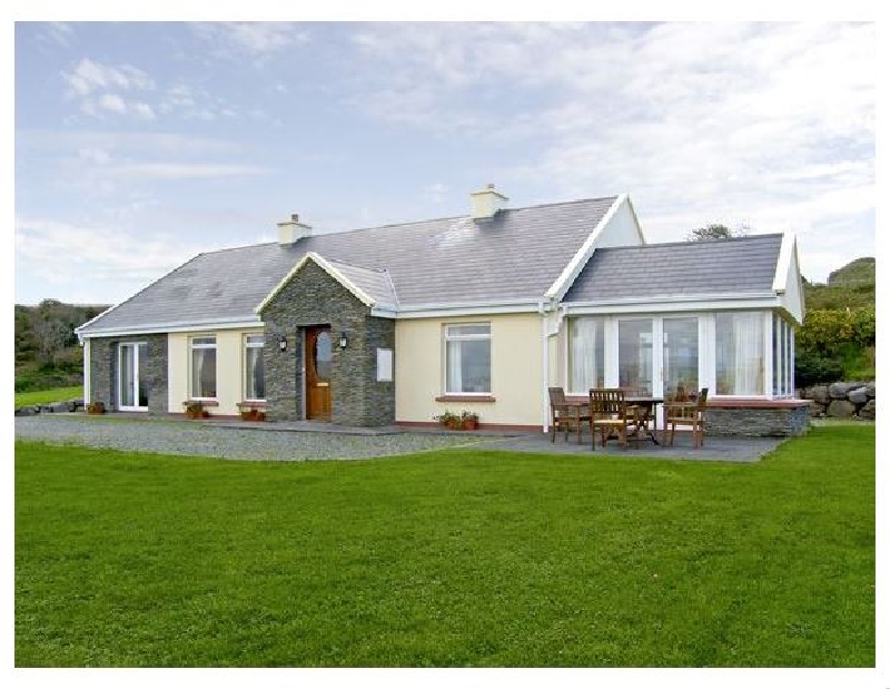 Lough Currane Cottage a holiday cottage rental for 7 in Waterville, 