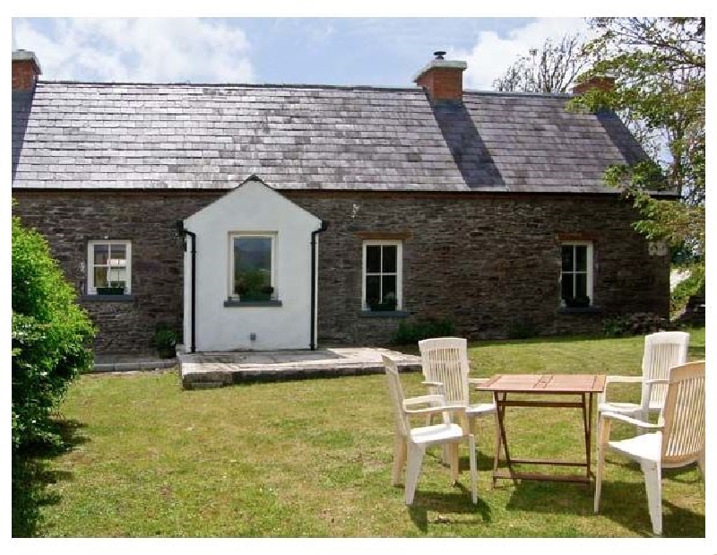 Brosnan's Cottage a holiday cottage rental for 7 in Ventry, 