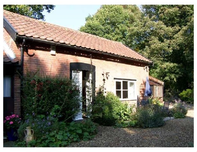 Daffodil Cottage a holiday cottage rental for 4 in Waldringfield, 