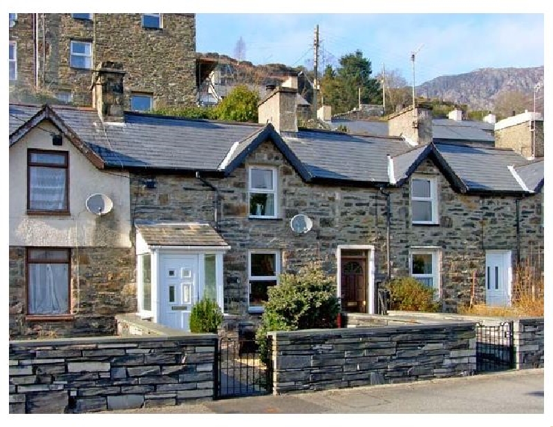 Glan-yr-Afon Cottage a holiday cottage rental for 4 in Tanygrisiau, 