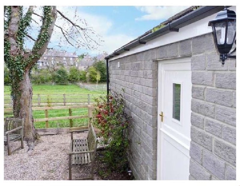 Lair Close Cottage a holiday cottage rental for 4 in Shaw Mills, 