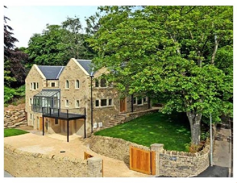 Clouds Hill a holiday cottage rental for 10 in Almondbury, 