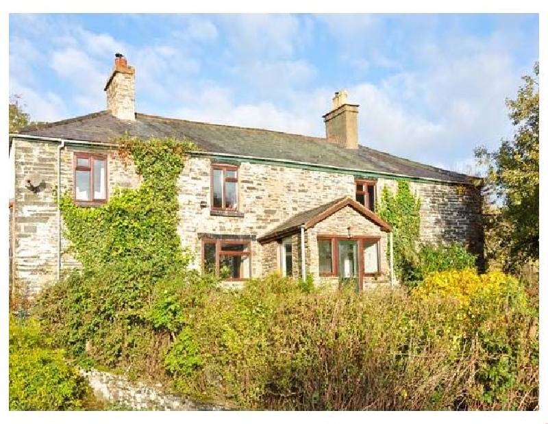 Hendre Aled Farmhouse a holiday cottage rental for 12 in Llansannan, 