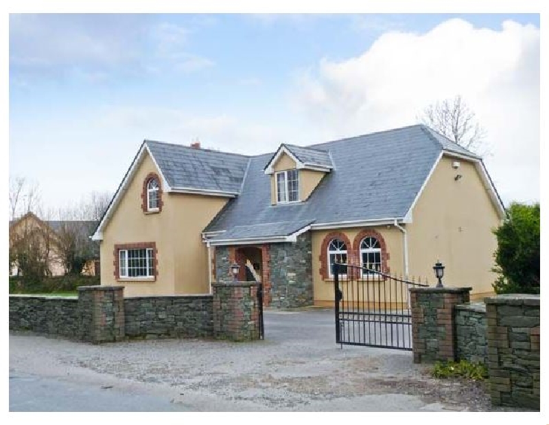 Fernwood a holiday cottage rental for 8 in Killarney, 