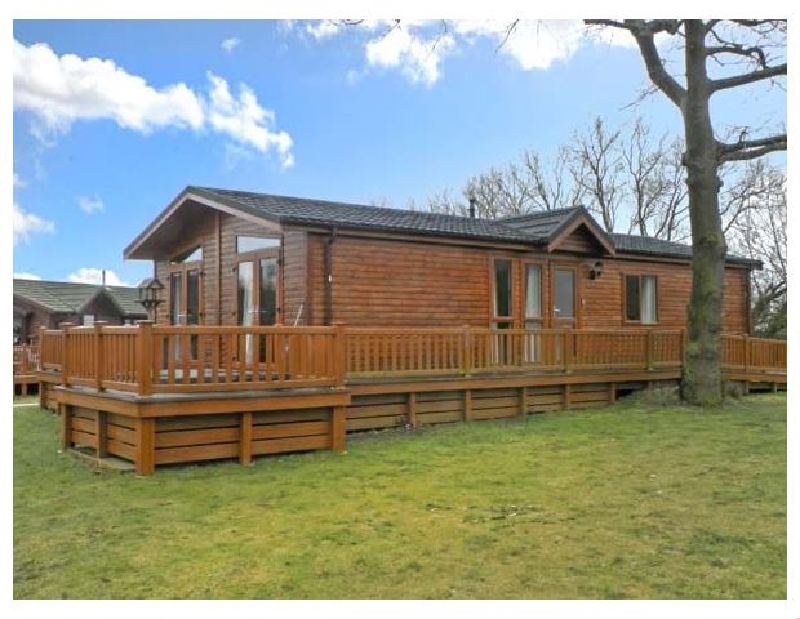 41 Duck Lake a holiday cottage rental for 6 in Tattershall Lakes Country Park, 