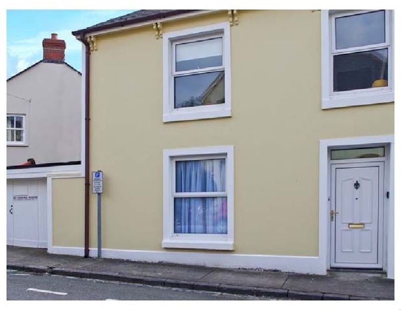 Barafundle House a holiday cottage rental for 8 in Tenby, 