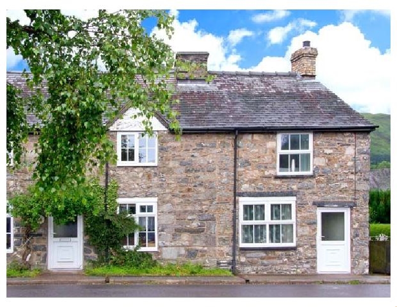 Ty Bach Cottage a holiday cottage rental for 2 in Llangynog, 