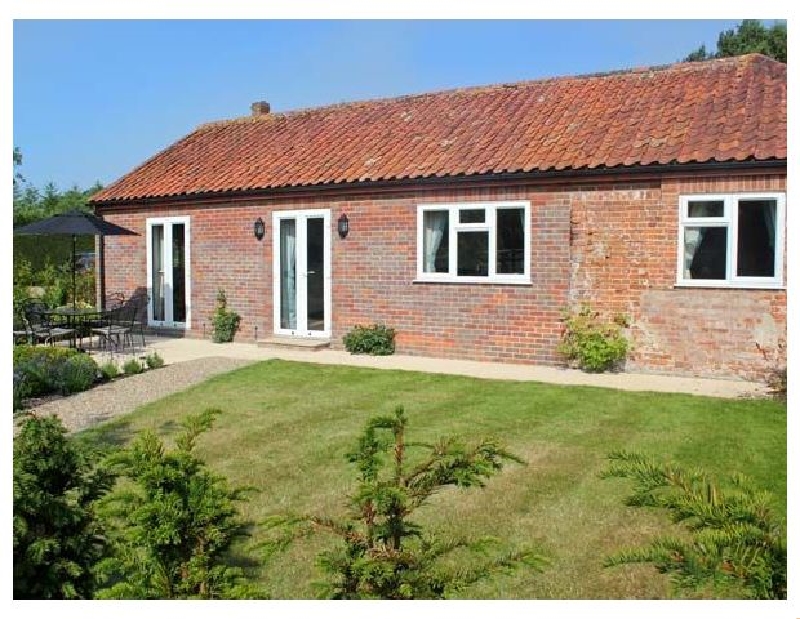 Moat Farm Cottage a holiday cottage rental for 6 in Wood Dalling, 