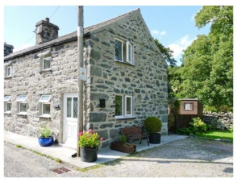 Glan-y-Porth a holiday cottage rental for 3 in Ysbyty Ifan, 