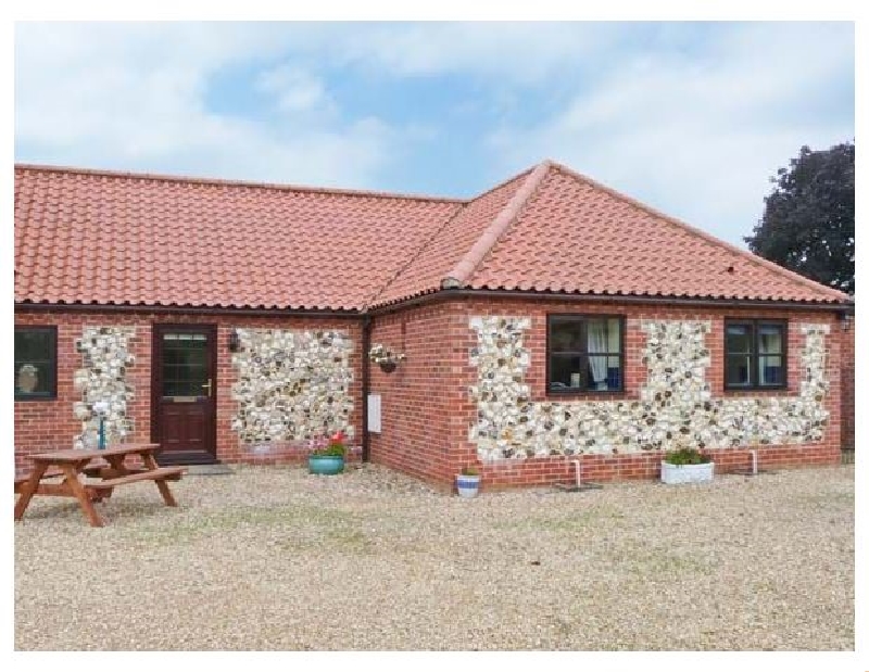 The Granary Cottage a holiday cottage rental for 4 in Gayton, 