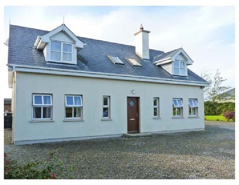 Belgrove Cross Cottage a holiday cottage rental for 8 in Duncormick, 