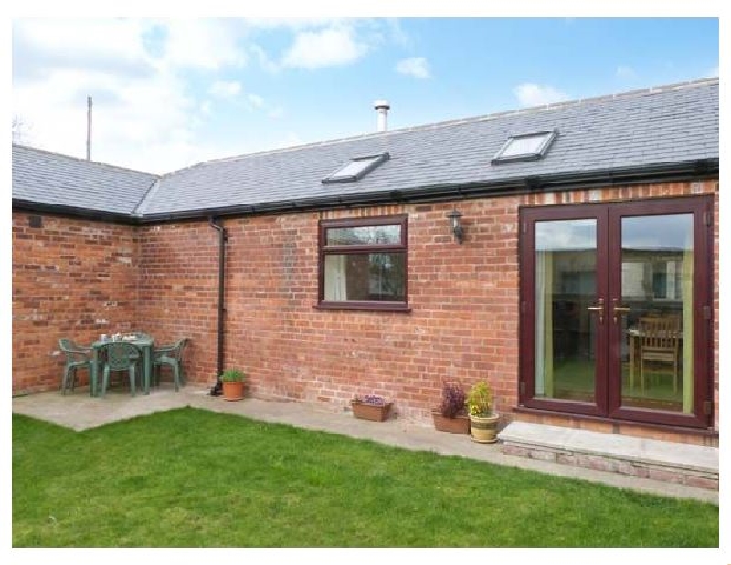 1 Pines Farm Cottages a holiday cottage rental for 4 in Tadcaster, 