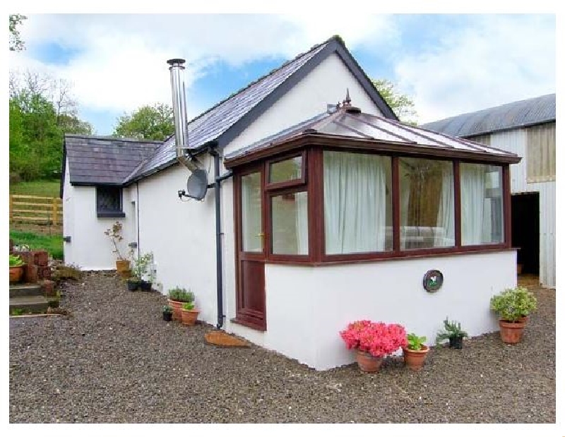 Gwynfryn Cottage a holiday cottage rental for 4 in Pencader, 