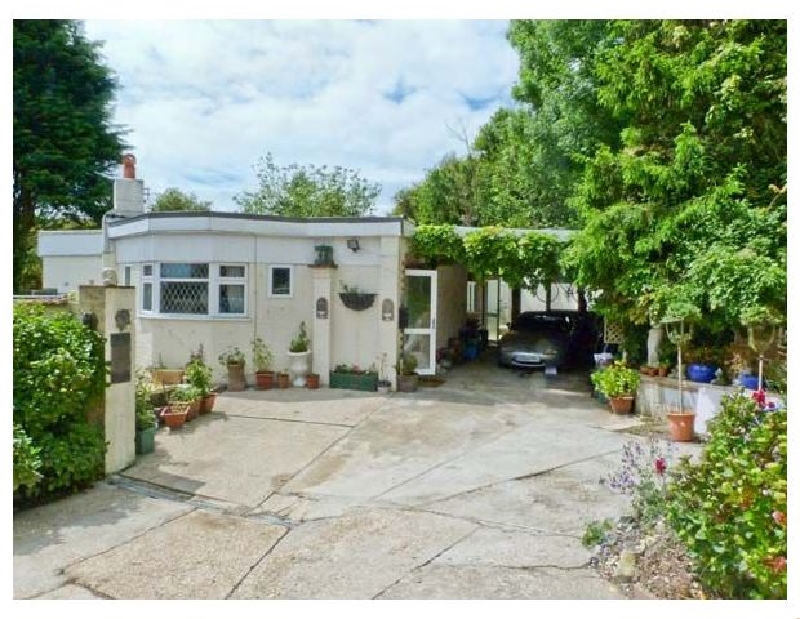Manana a holiday cottage rental for 4 in Shanklin, 
