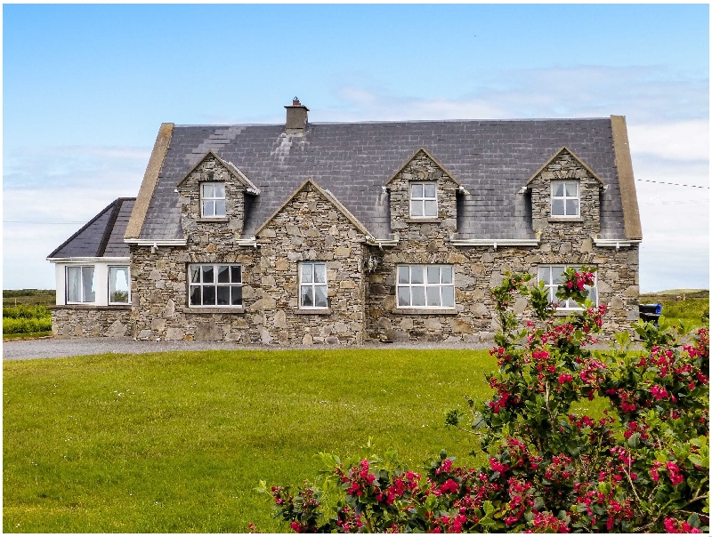 Realt na Maidne a holiday cottage rental for 10 in Claddaghduff, 