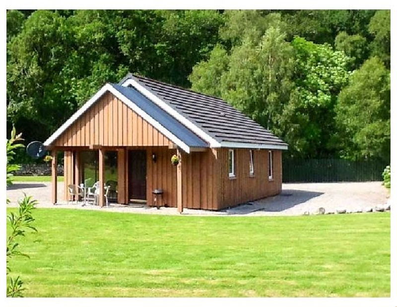 Stone Water Cottage a holiday cottage rental for 4 in Strathpeffer, 