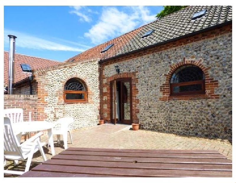 Beech Barn a holiday cottage rental for 6 in Cromer, 