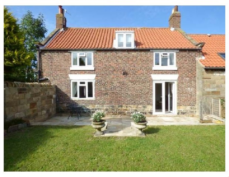 Airy Hill Old Farmhouse a holiday cottage rental for 8 in Whitby, 